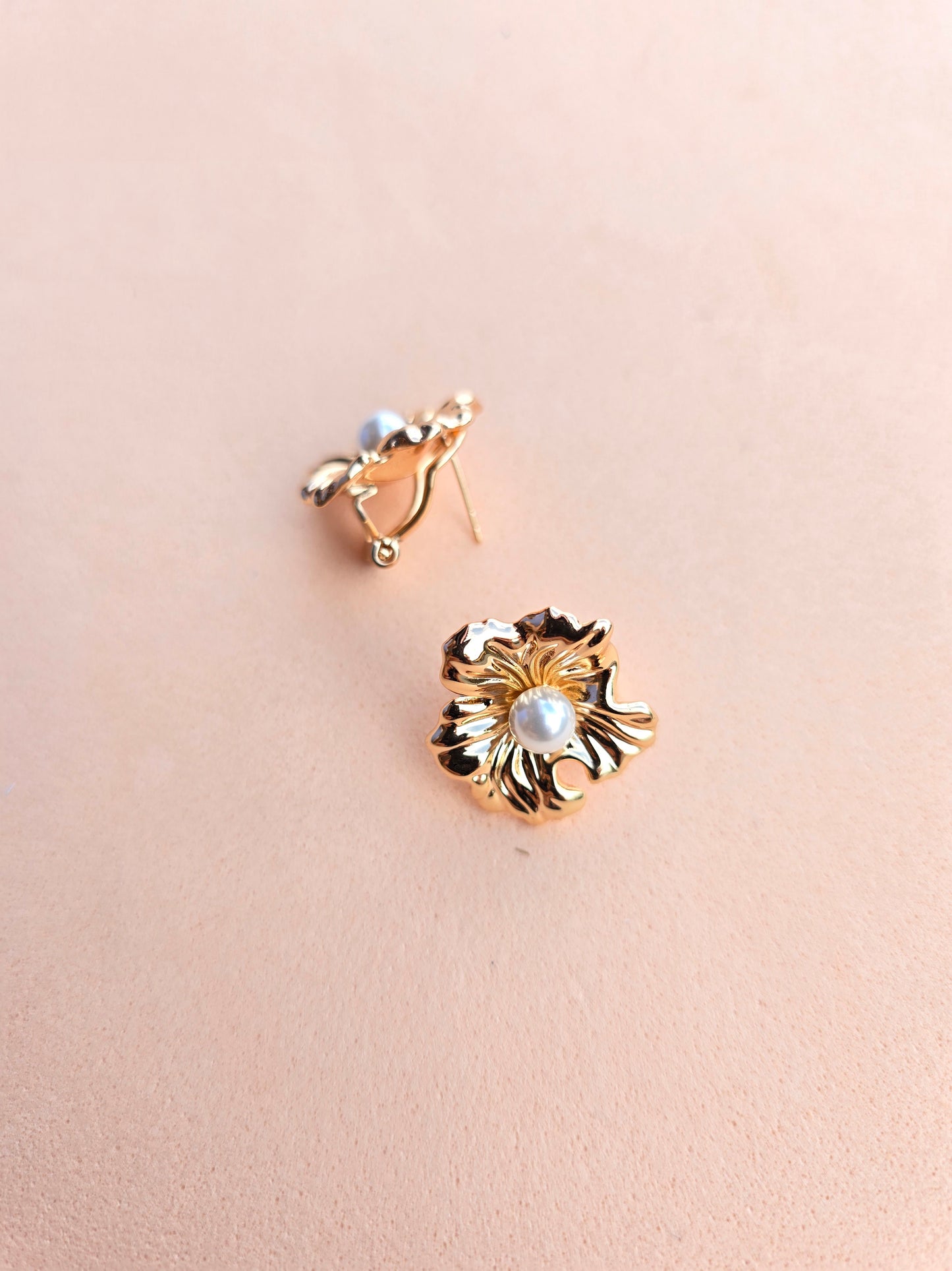 ARETES BLOSSOM
