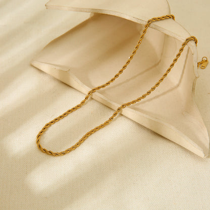 COLLAR NUDO