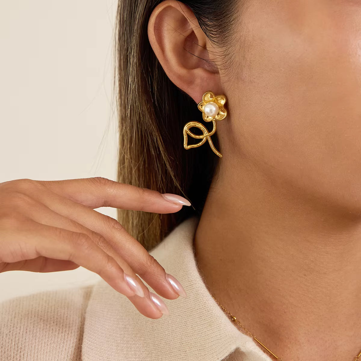 ARETES FLOR PERLA