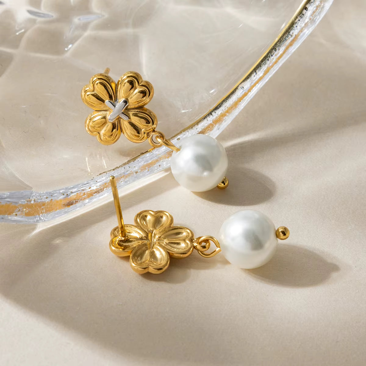 ARETES TREBOL